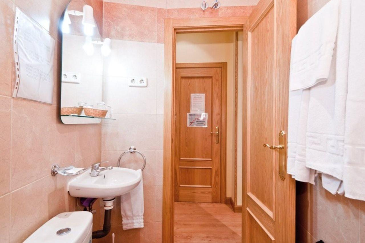 Hostal Las Cortes Μαδρίτη Εξωτερικό φωτογραφία