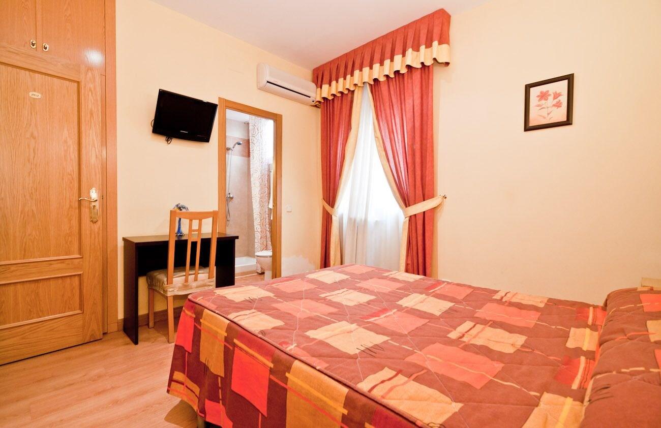 Hostal Las Cortes Μαδρίτη Εξωτερικό φωτογραφία