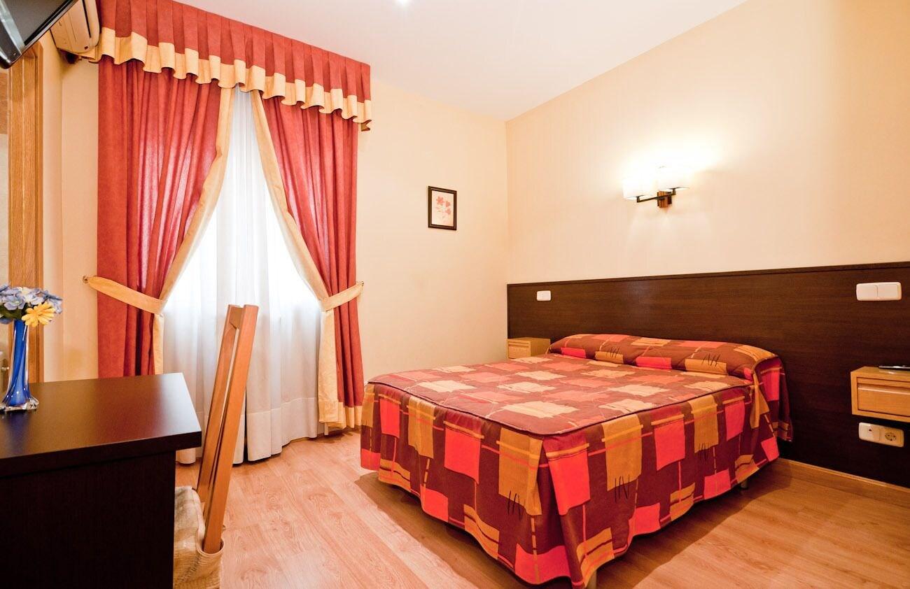 Hostal Las Cortes Μαδρίτη Εξωτερικό φωτογραφία