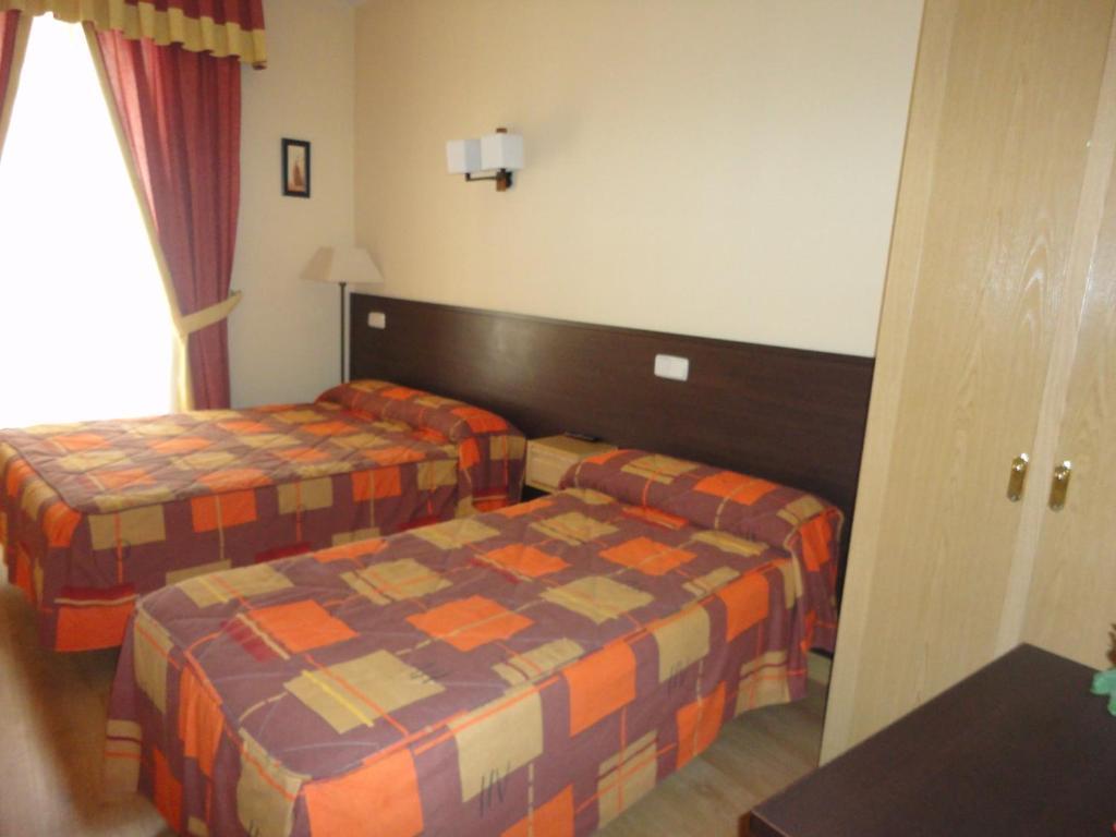 Hostal Las Cortes Μαδρίτη Εξωτερικό φωτογραφία