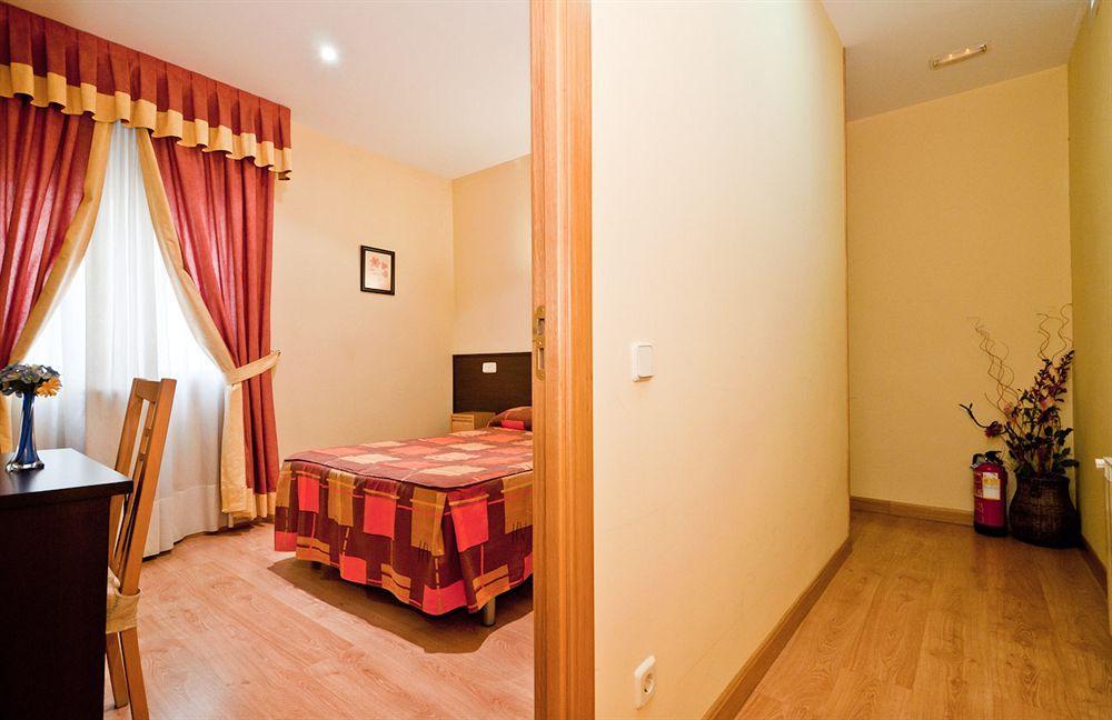 Hostal Las Cortes Μαδρίτη Εξωτερικό φωτογραφία