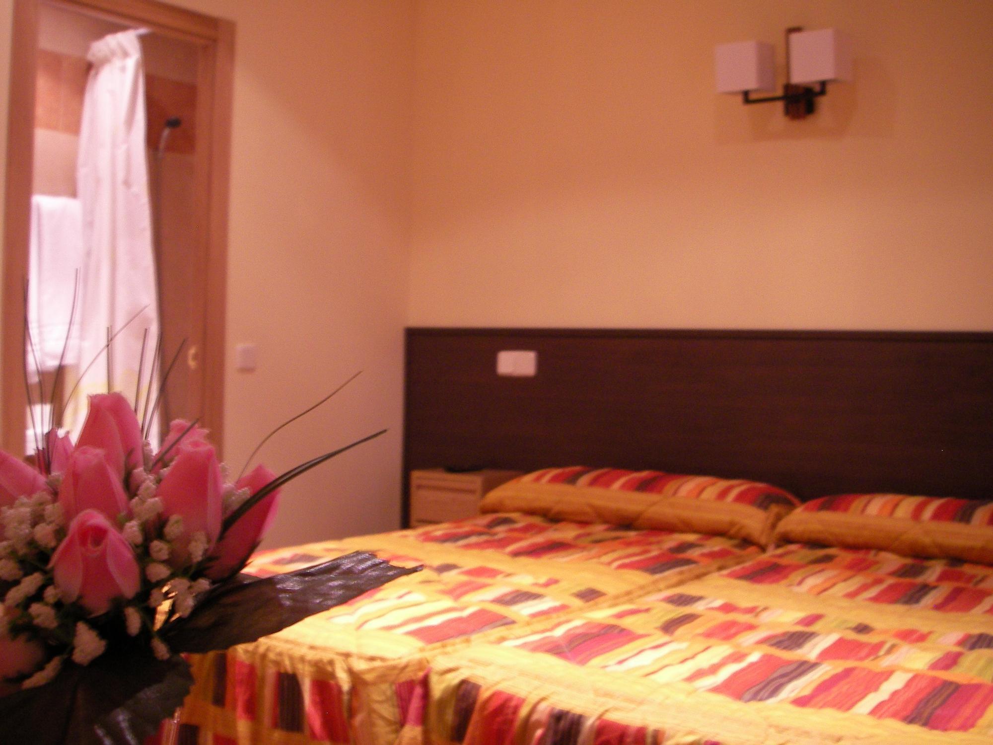 Hostal Las Cortes Μαδρίτη Εξωτερικό φωτογραφία