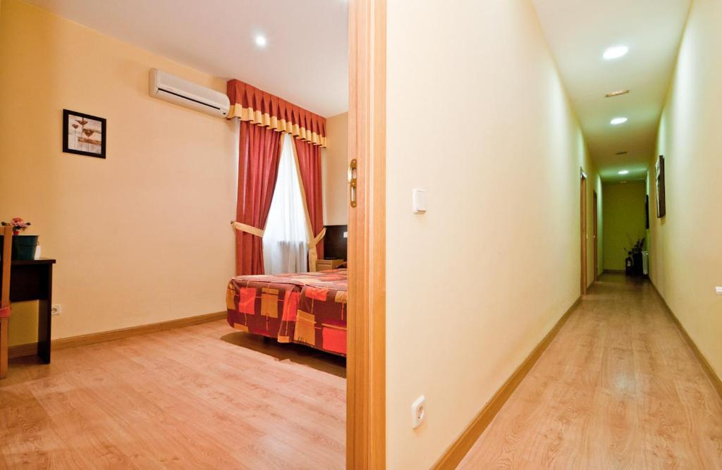 Hostal Las Cortes Μαδρίτη Εξωτερικό φωτογραφία